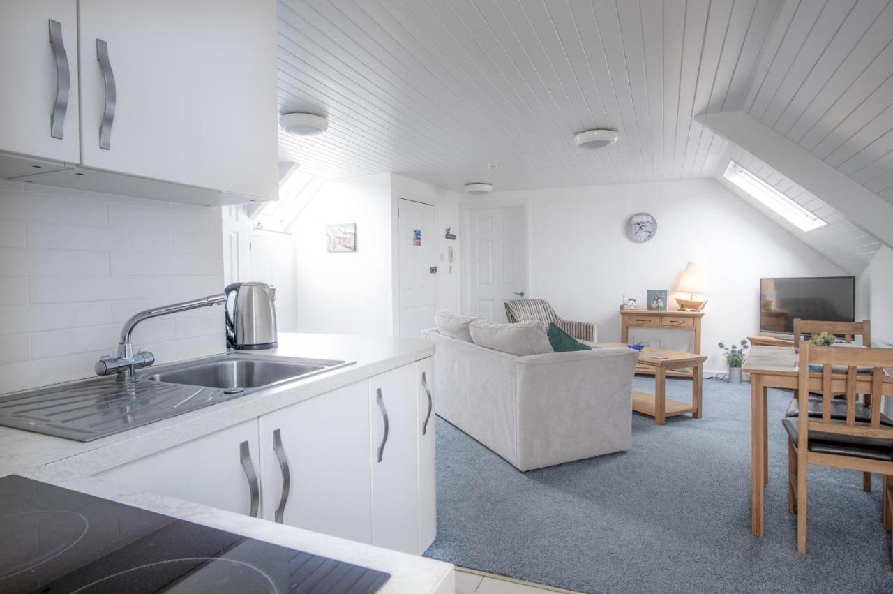 St Julians View - 1 Bedroom Apartment - Тенби Экстерьер фото